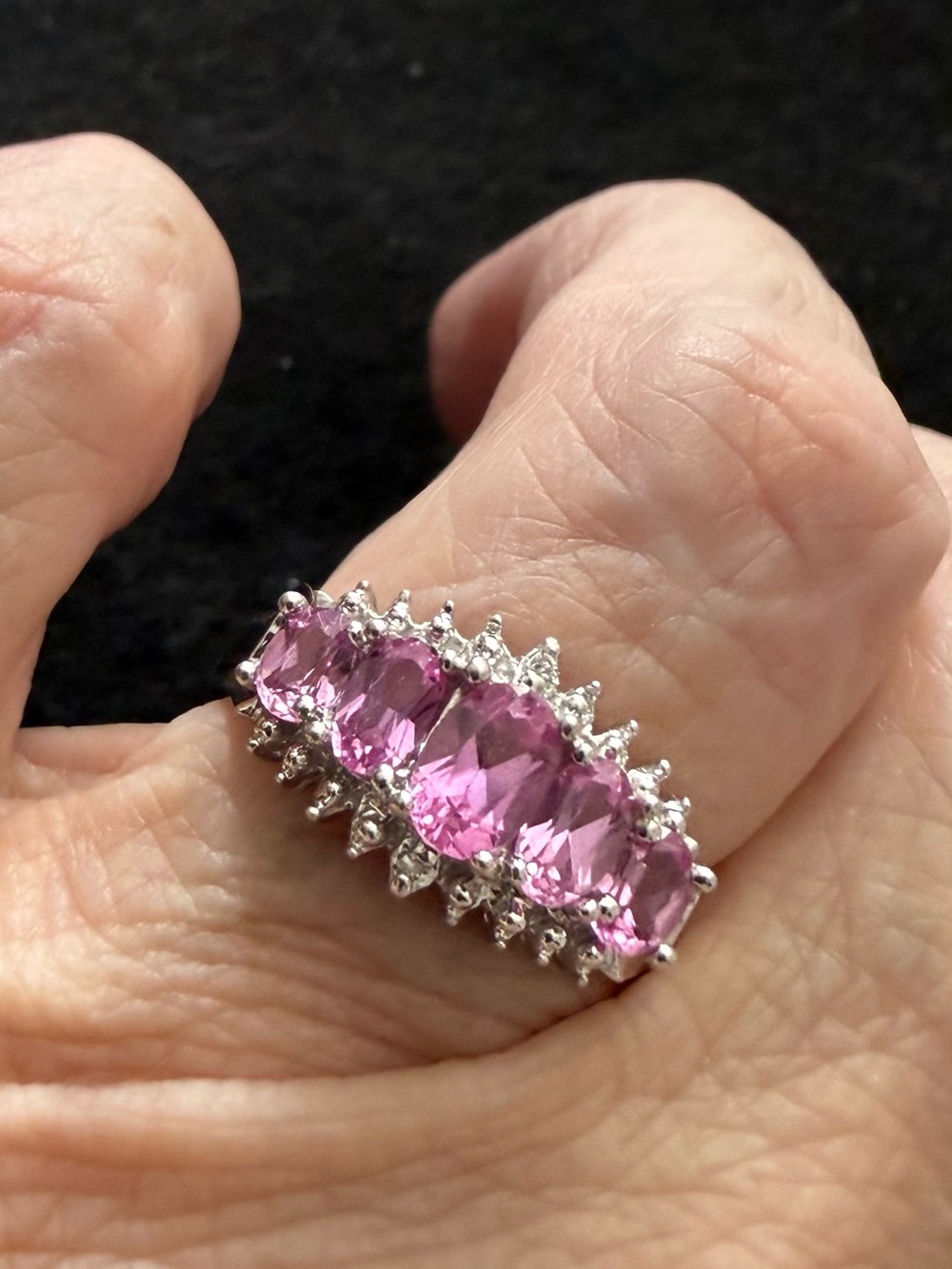 Elegant Pink Sapphire Band Ring 10 kt White Gold